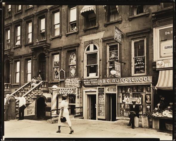Harlem Street II. Berenice Abbott, June 14, 1938.